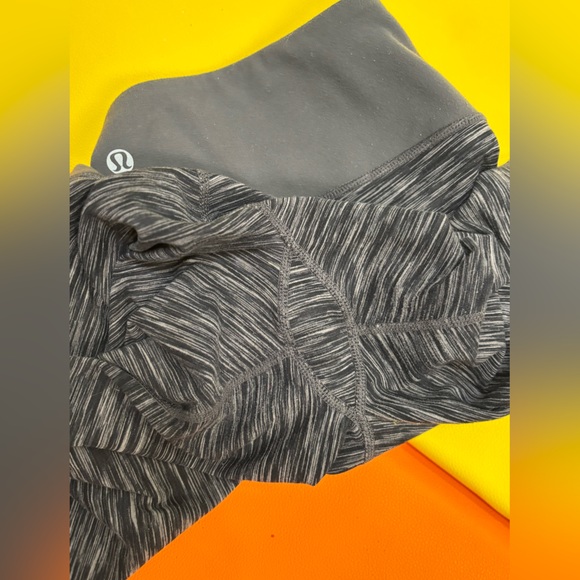 lululemon athletica Black and Gray Leggings Size 8 - Picture 5 of 5